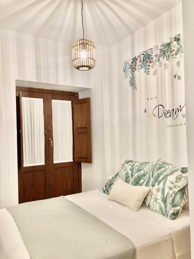 Apartamentos Nuria 19 Granada Kültér fotó